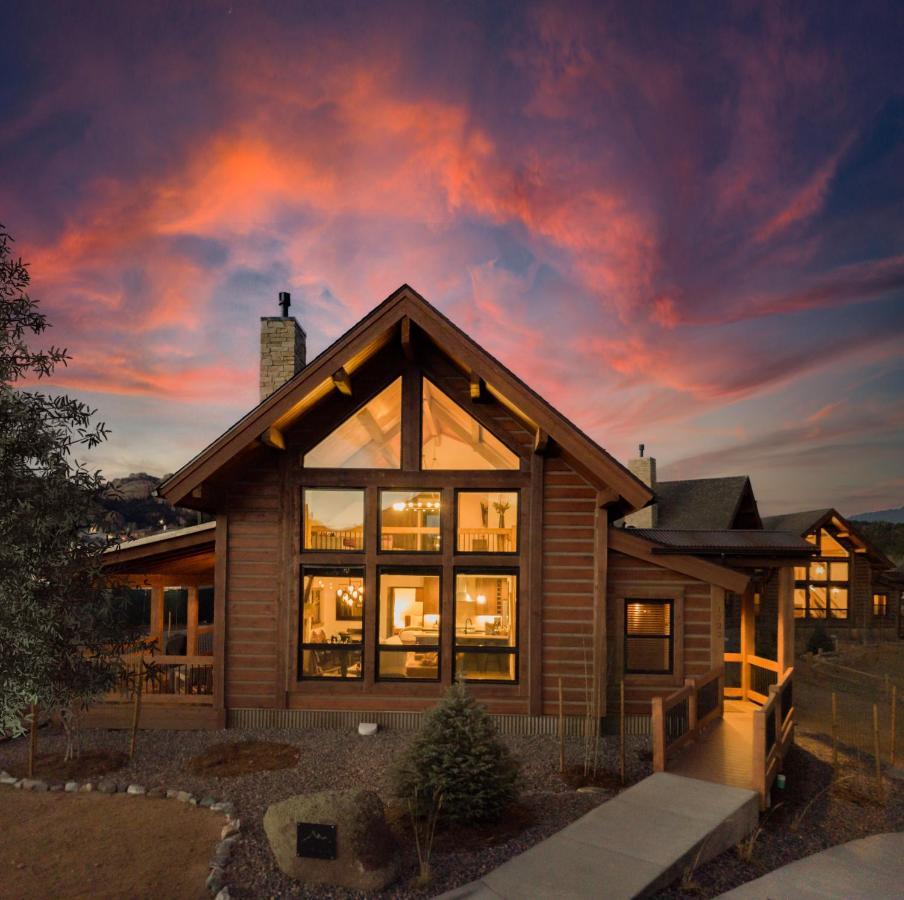 Chic Retreat Indoor Outdoor Fireplace, Private Jacuzzi, Great Location! Estes Park Exteriör bild
