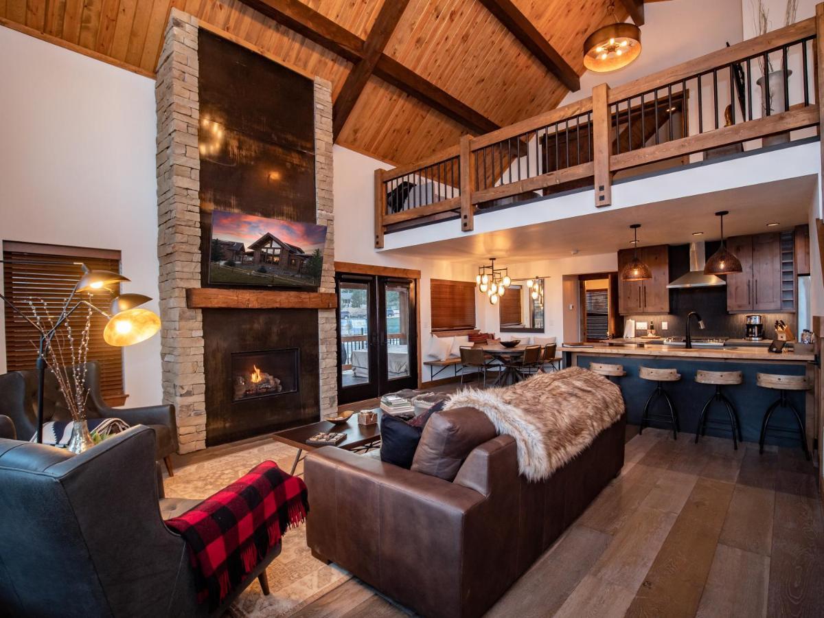 Chic Retreat Indoor Outdoor Fireplace, Private Jacuzzi, Great Location! Estes Park Exteriör bild