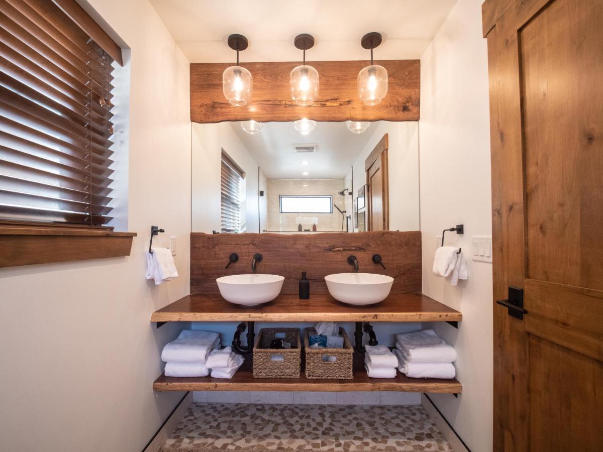 Chic Retreat Indoor Outdoor Fireplace, Private Jacuzzi, Great Location! Estes Park Exteriör bild