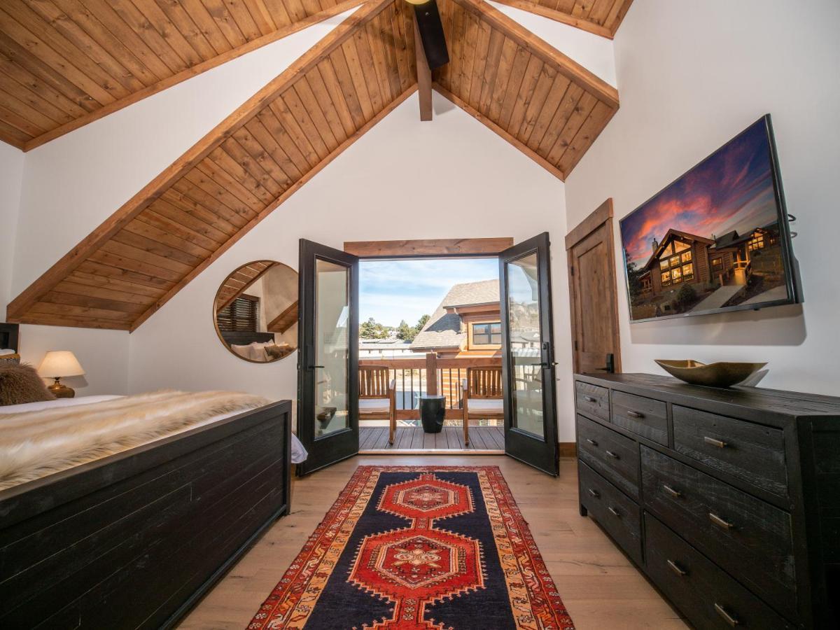 Chic Retreat Indoor Outdoor Fireplace, Private Jacuzzi, Great Location! Estes Park Exteriör bild