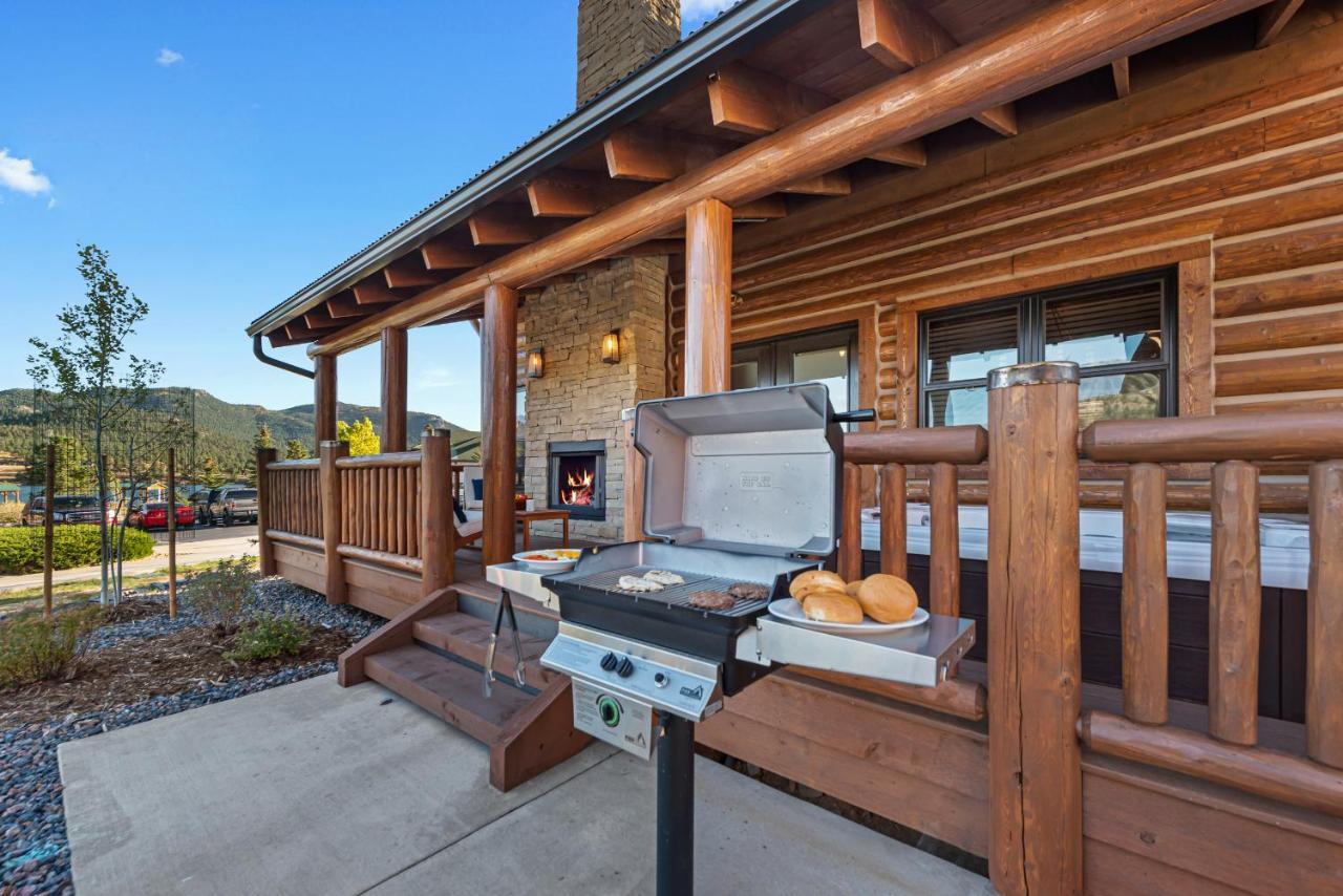 Chic Retreat Indoor Outdoor Fireplace, Private Jacuzzi, Great Location! Estes Park Exteriör bild
