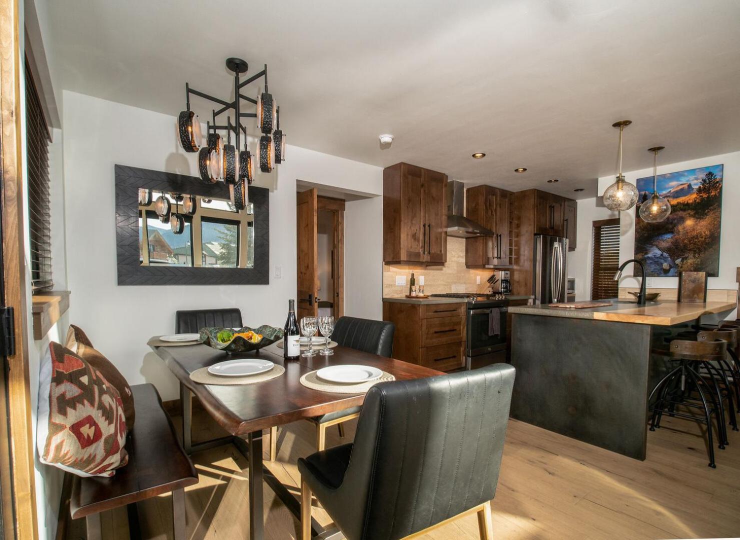 Chic Retreat Indoor Outdoor Fireplace, Private Jacuzzi, Great Location! Estes Park Rum bild