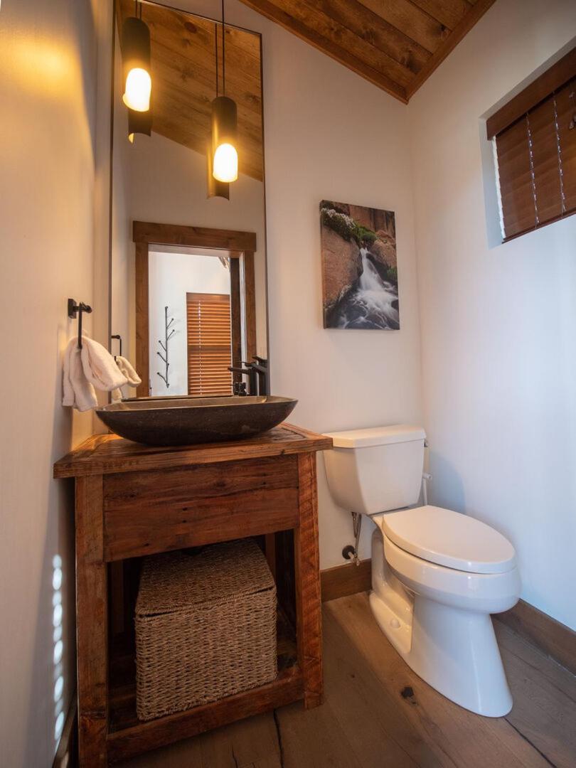 Chic Retreat Indoor Outdoor Fireplace, Private Jacuzzi, Great Location! Estes Park Rum bild