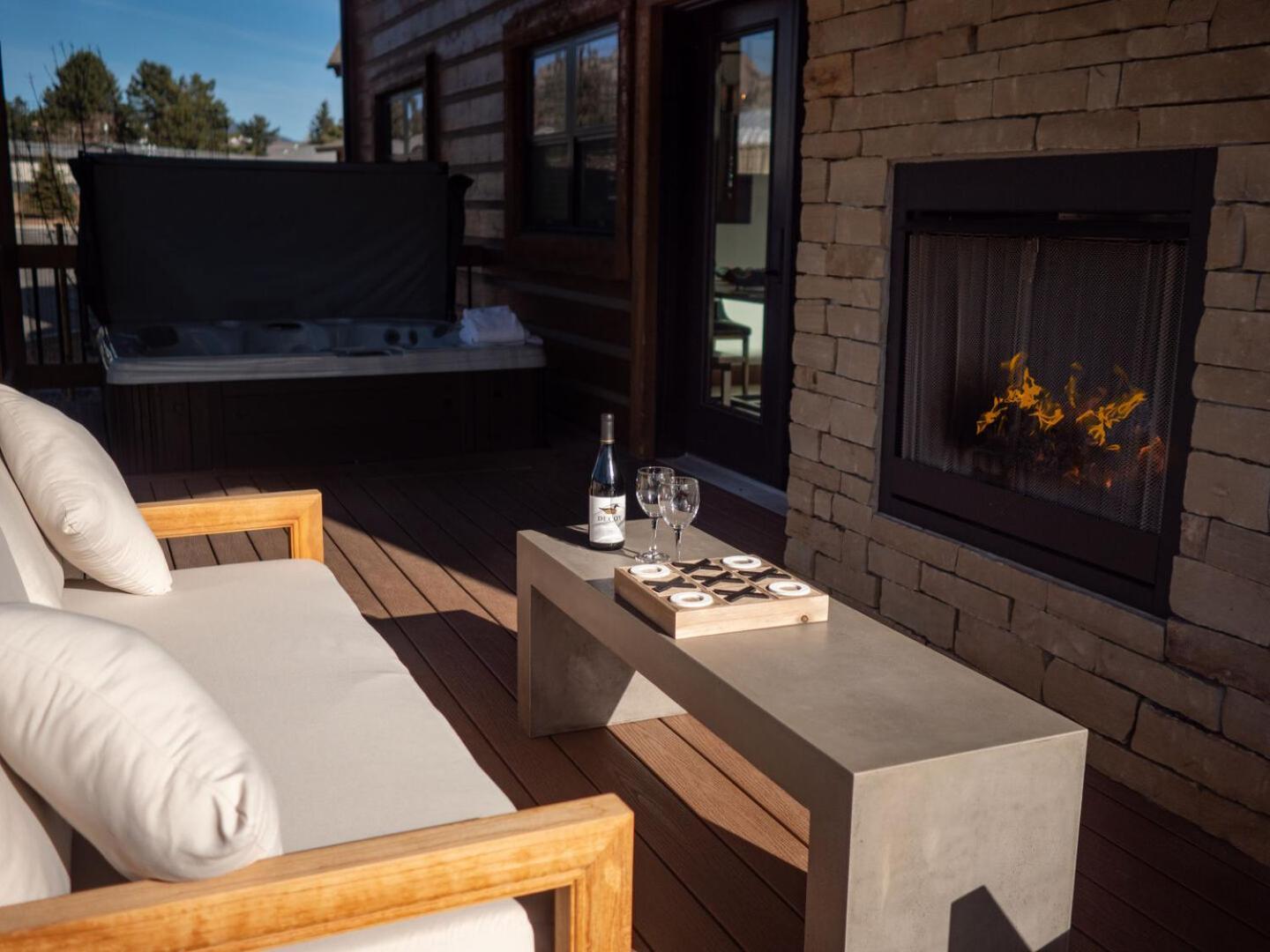 Chic Retreat Indoor Outdoor Fireplace, Private Jacuzzi, Great Location! Estes Park Rum bild