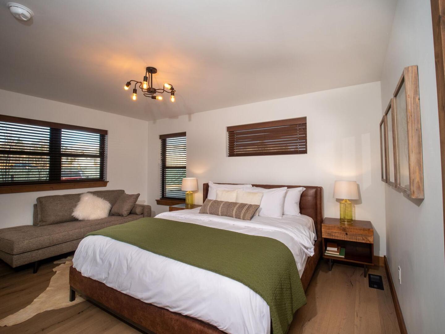Chic Retreat Indoor Outdoor Fireplace, Private Jacuzzi, Great Location! Estes Park Rum bild